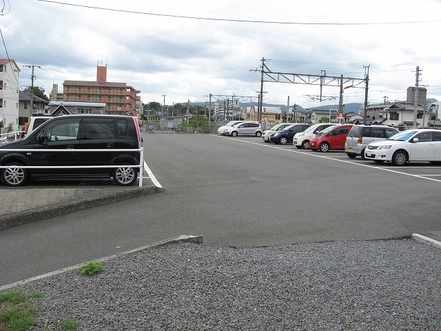 大在駅東駐車場
